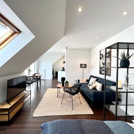 Sunset Apartment: Free Parking + Balcony + Netflix Essen Bagian luar foto