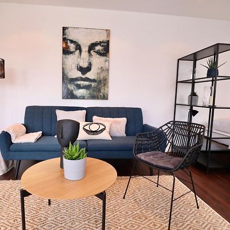 Sunset Apartment: Free Parking + Balcony + Netflix Essen Bagian luar foto
