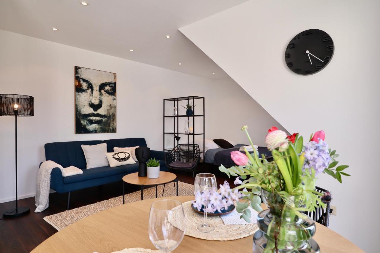 Sunset Apartment: Free Parking + Balcony + Netflix Essen Bagian luar foto