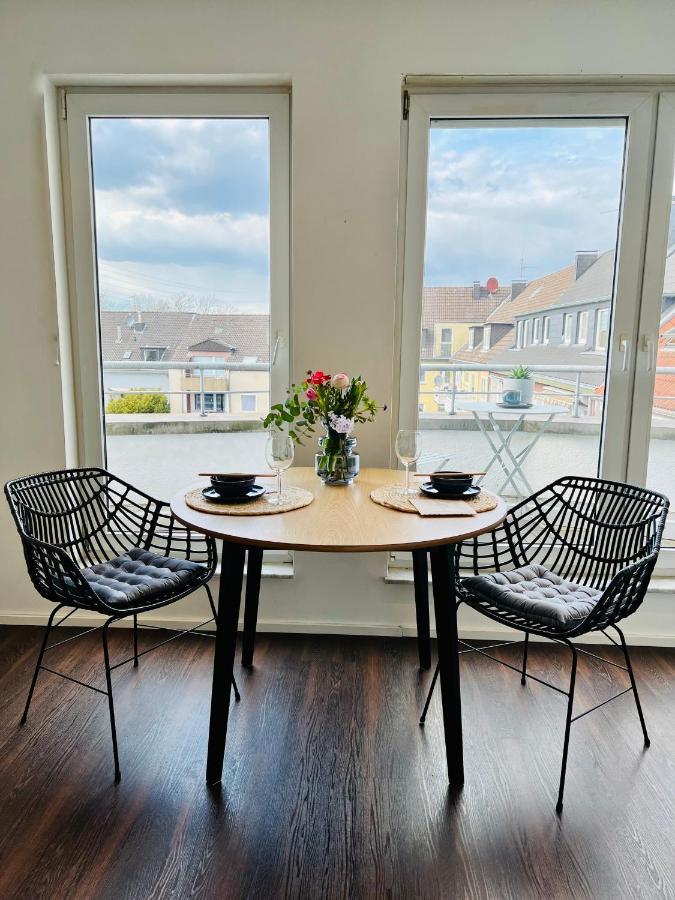 Sunset Apartment: Free Parking + Balcony + Netflix Essen Bagian luar foto