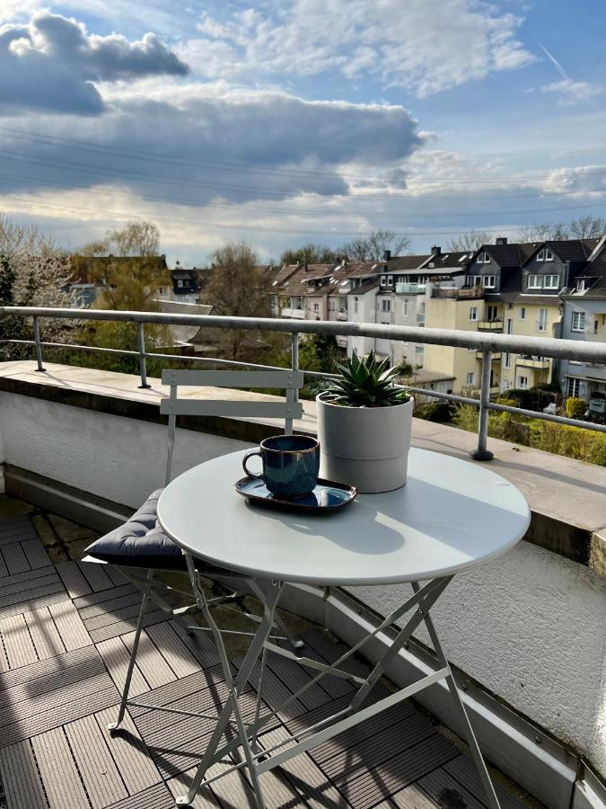 Sunset Apartment: Free Parking + Balcony + Netflix Essen Bagian luar foto