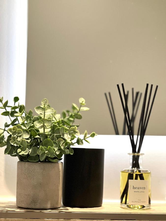 Sunset Apartment: Free Parking + Balcony + Netflix Essen Bagian luar foto